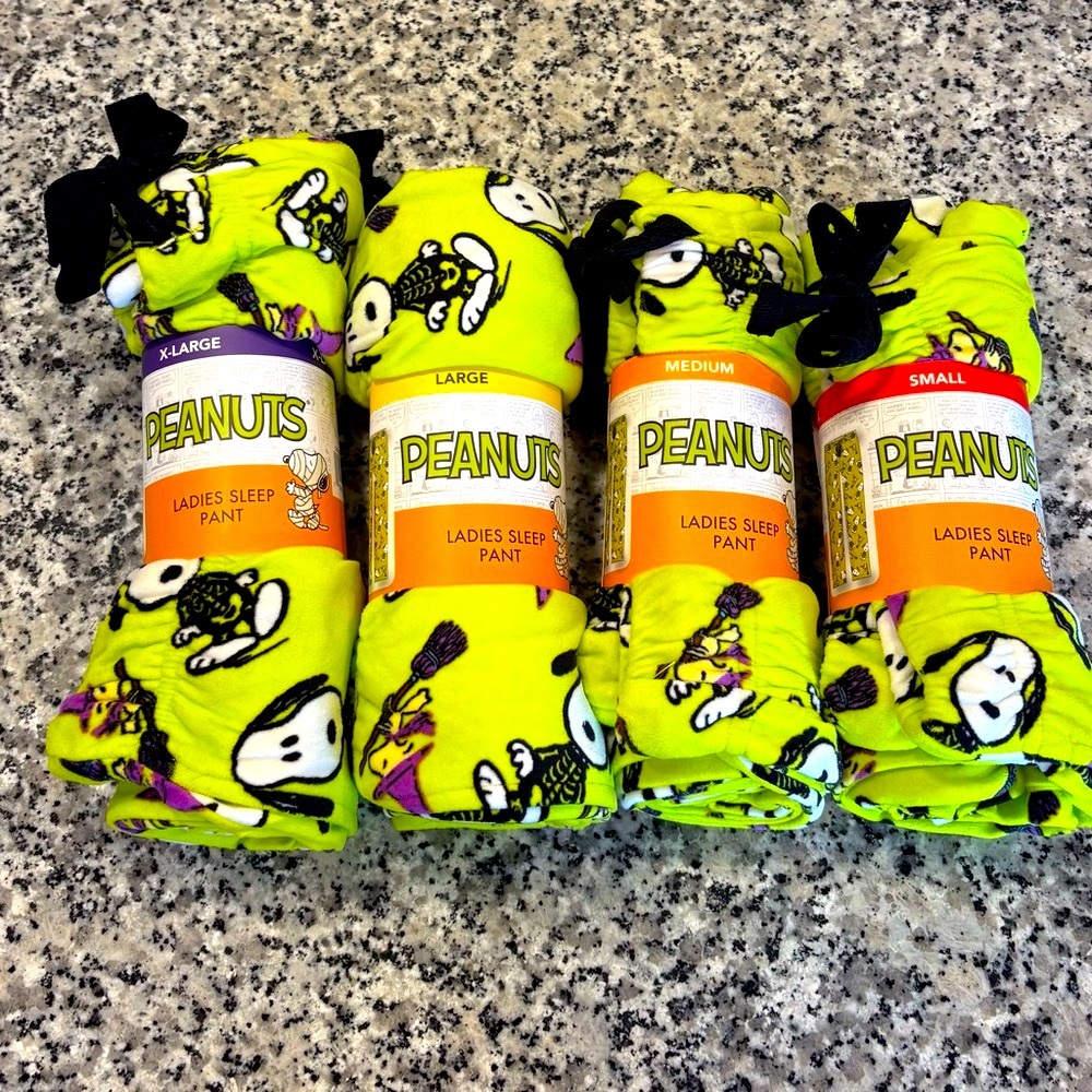 Peanuts Snoopy and Woodstock Women's Halloween Pajama Pants 2025 - Picture 3 of 6